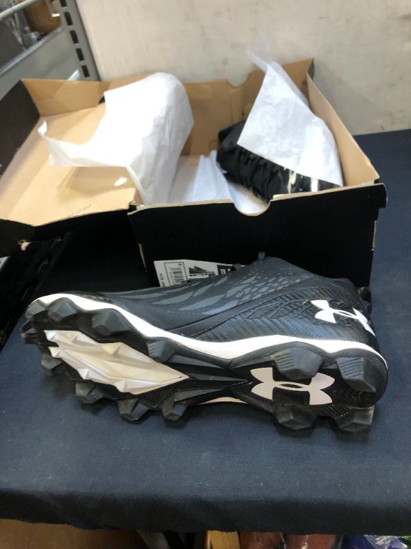 Photo 3 of  Under Armour Men's Spotlight Franchise Rm Football Shoe ( size: 11.5 ) 