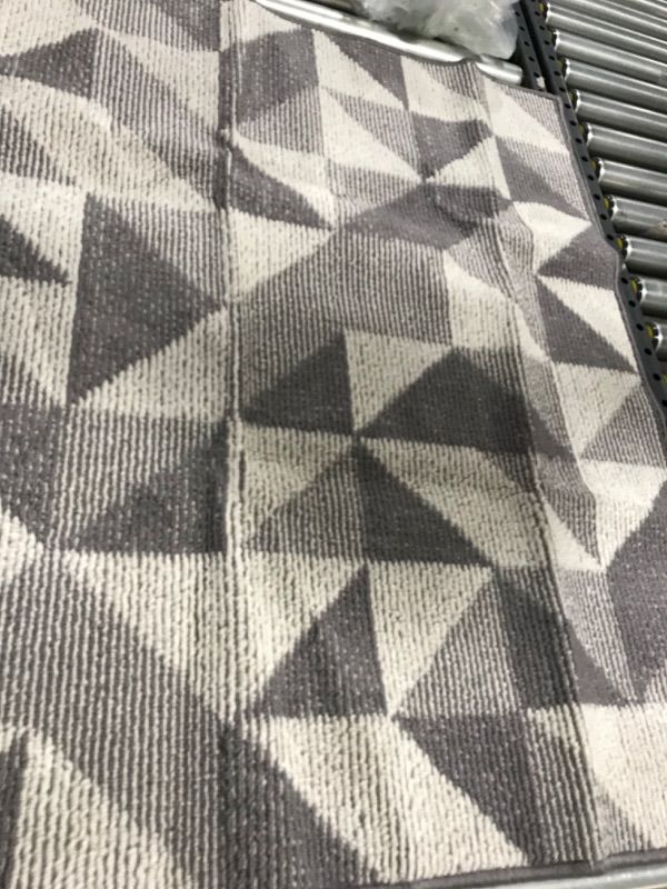 Photo 1 of 39*32in Grey Patterned Area Rug 