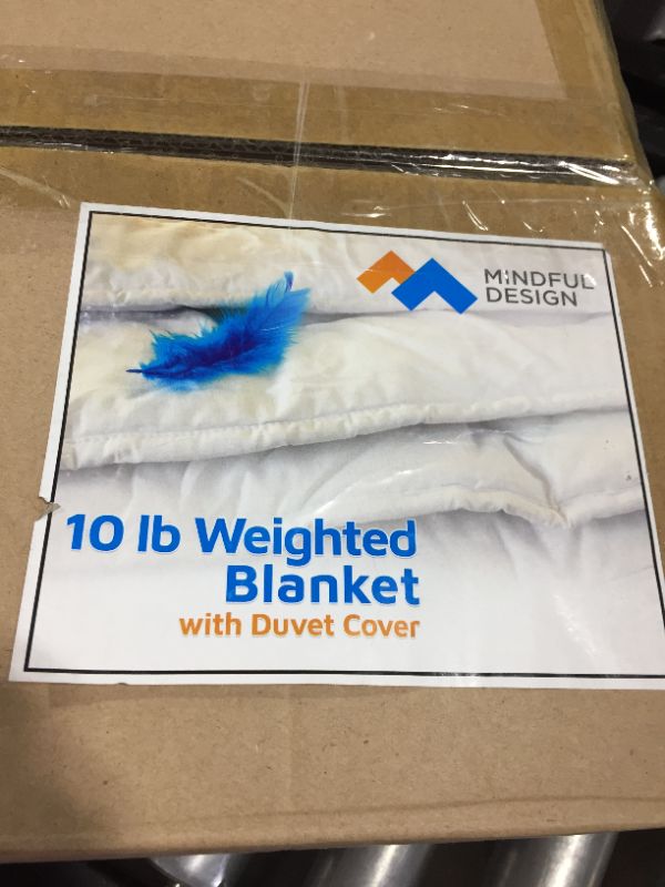 Photo 1 of 10 LB WEIGHTED BLANKET