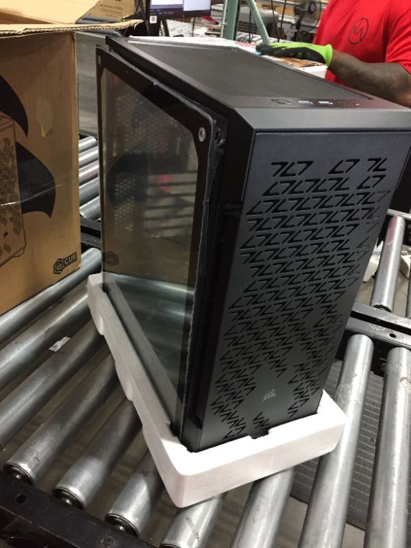 Photo 5 of Corsair iCUE 220T RGB Airflow Tempered Glass Mid-Tower Smart Case - Black (CC-9011173-WW)
