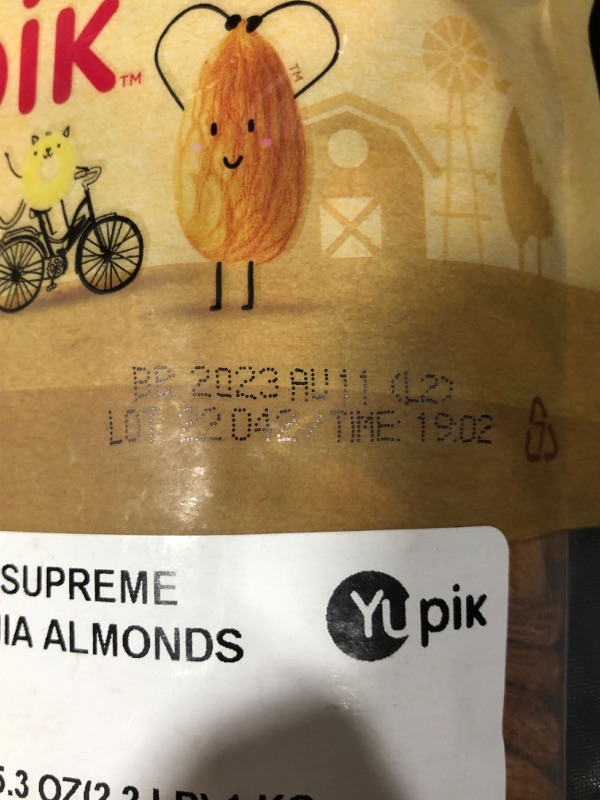 Photo 3 of Yupik Nuts Natural Supreme California Large Almonds, 2.2 lb
EXPIRES 08/11/2023