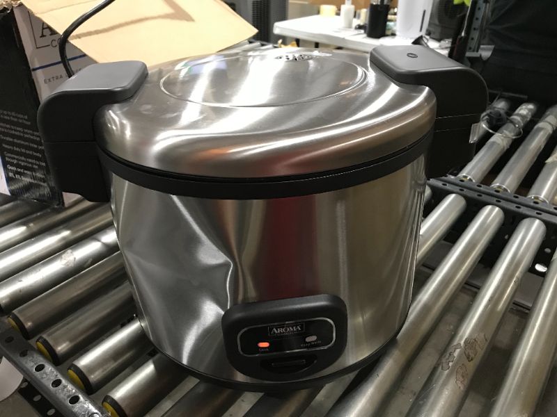 Photo 2 of Aroma Housewares 60-Cup (Cooked) (30-Cup UNCOOKED) Commercial Rice Cooker, Stainless Steel Exterior (ARC-1130S)
