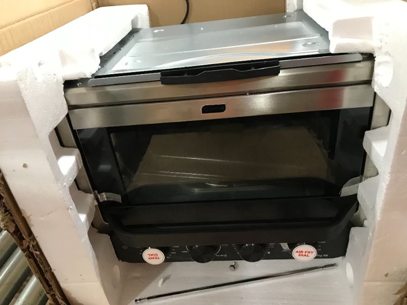 Photo 2 of Dash Chef Series 7 in 1Convection Air Fry Oven with Non-stick Fry Basket