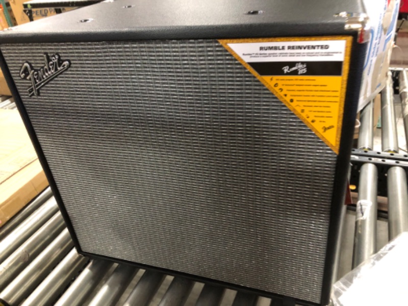 Photo 2 of Fender Rumble 115 CABINET V3
