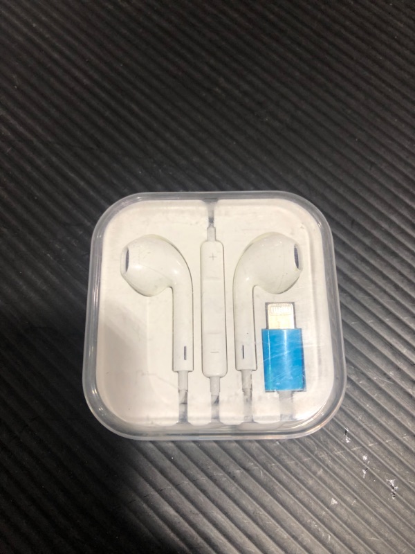 Photo 2 of Earphone with Remote and Mic For iPhone 11, X (white)