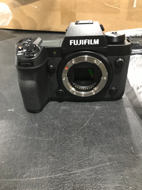Photo 2 of (CAMERA BODY ONLY) Fujifilm X-H2 Mirrorless Camera Body - Black (ITEM IS USED BUT IS IN PERFECT CONDITION)
