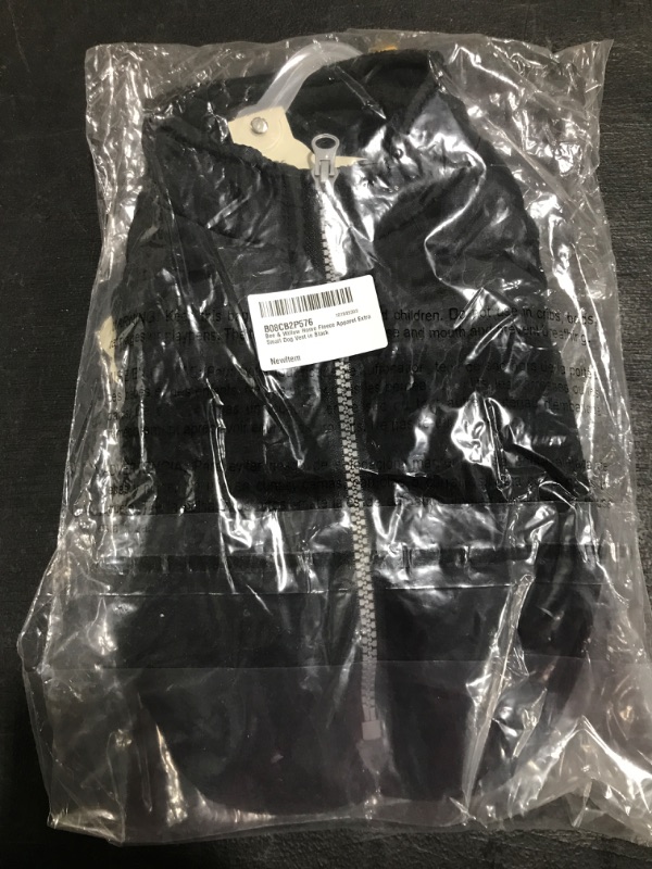 Photo 1 of Bee & Willow Home Fleece Apparel Extra Small Dog Vest in Black
