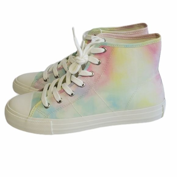 Photo 1 of Cat & Jack Tie Dye Hightop Sneakers - Size 9
