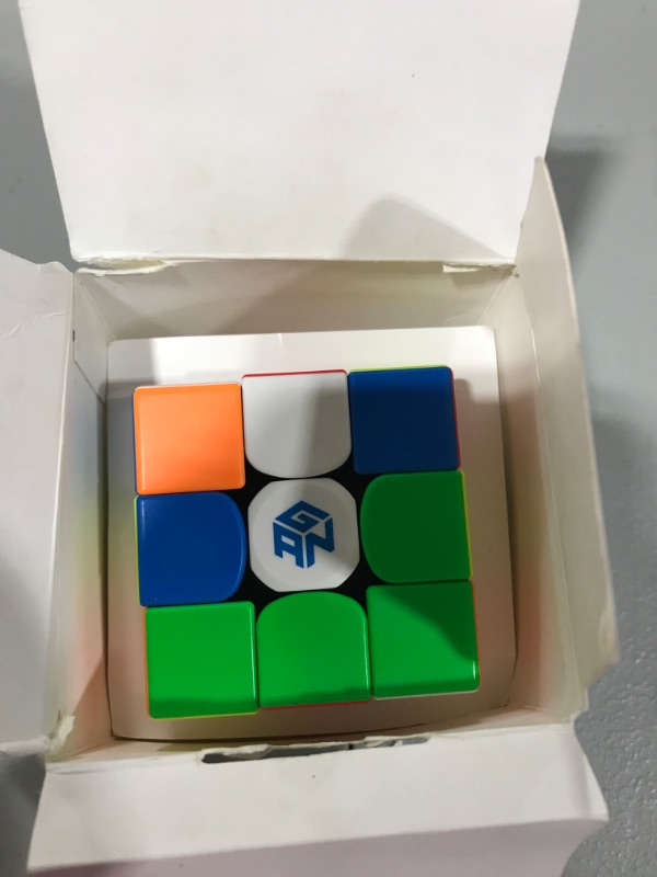 Photo 2 of GAN 356 R S, 3x3 Speed Cube Gans 356RS Magic Cube(Stickerless)
