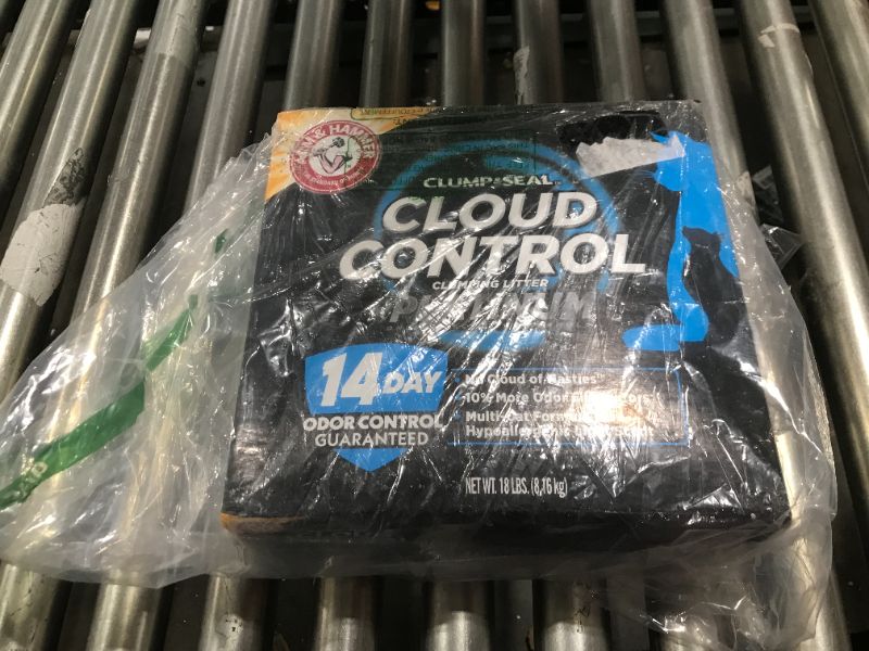 Photo 2 of Arm & Hammer Cloud Control Platinum Multi-Cat Clumping Cat Litter with Hypoallergenic Light Scent, 14 Days of Odor Control, 18 lbs 18 Pounds