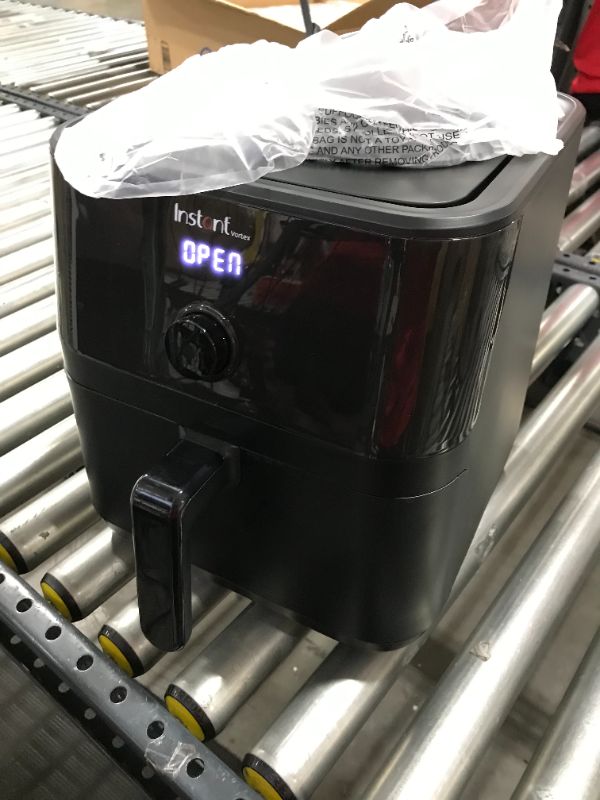 Photo 1 of 5.7 qt. Black Vortex Air Fryer