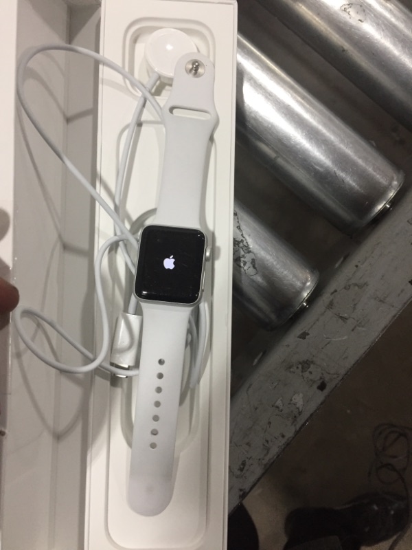 Photo 2 of Apple Watch SE (2nd Gen) [GPS 40mm] Smart Watch w/Starlight Aluminum Case &
