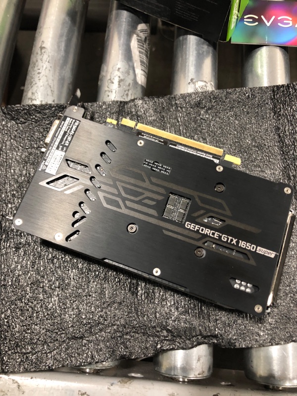 Photo 3 of EVGA GeForce GTX 1650 Super SC Ultra Gaming, 4GB GDDR6, Dual Fan, Metal Backplate, 04G-P4-1357-KR