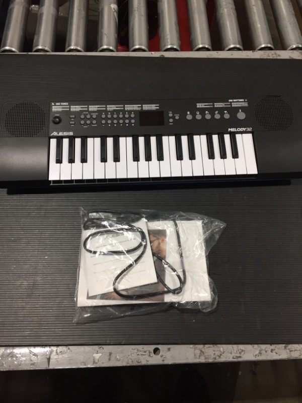 Photo 2 of Alesis Melody 32 and M-Audio HDH40 – Electric Keyboard Digital Piano with 32 Keys