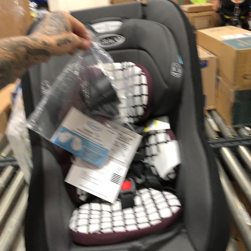 Photo 3 of Graco Contender Slim Convertible Car Seat - Ainsley 
