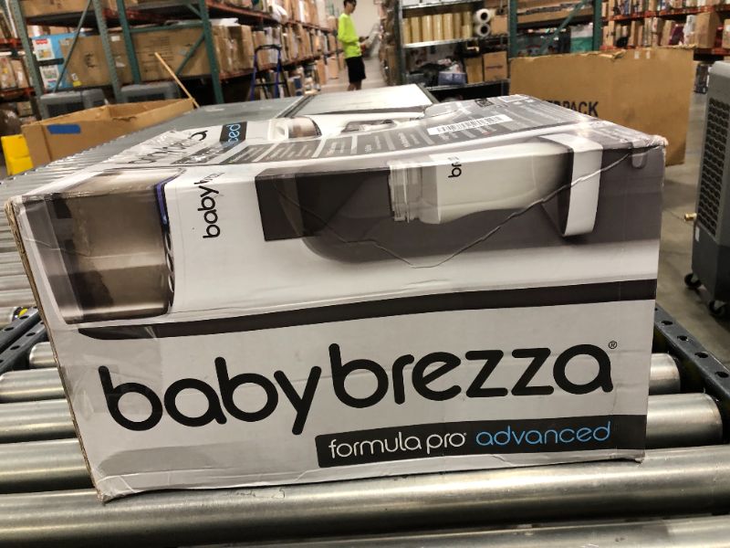 Photo 2 of Baby Brezza Formula Pro Advanced Formula Dispenser Machine 
