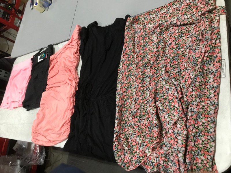 Photo 1 of BAG LOT! WOMENS CLOTHING -- SIZES VARY NEW/USED 