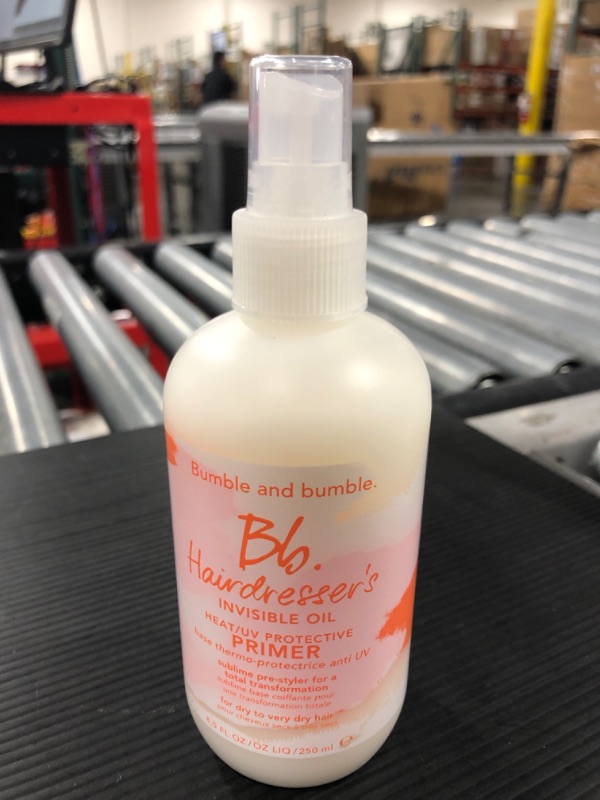 Photo 2 of Bumble and Bumble Hairdresser's Invisible Oil Primer, scent with sweet, fruity hints 8.5 Fl Oz
