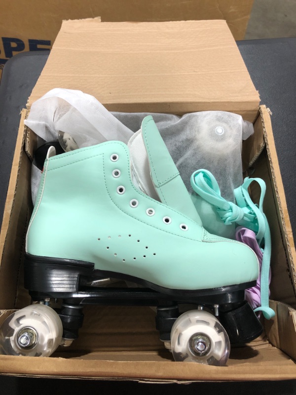 Photo 2 of Beuway Womens Roller Skates Artificial Leather Adjustable Double Row 4 Wheels Roller Skates Shiny High-Top Outdoor Roller Skate for Teens,Adult
SIZE 10/41 