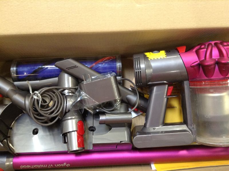 Photo 3 of DYSON V7 Motorhead Cordless Stick Vacuum Cleaner.
