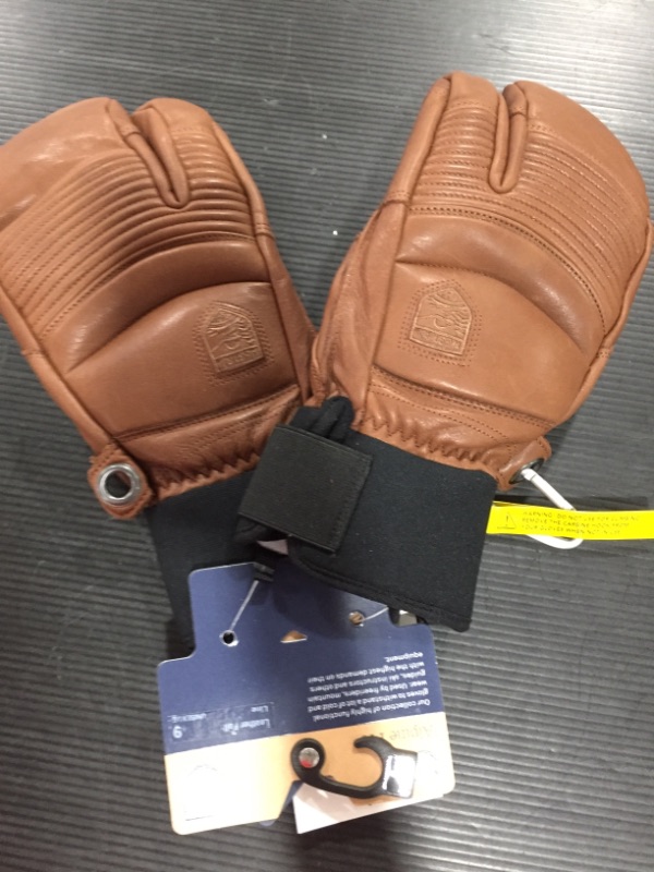 Photo 1 of Hestra Leather Fall Line - Short Freeride 3-Finger Snow Glove with Superior Grip for Skiing, Snowboarding and Mountaineering unisex large