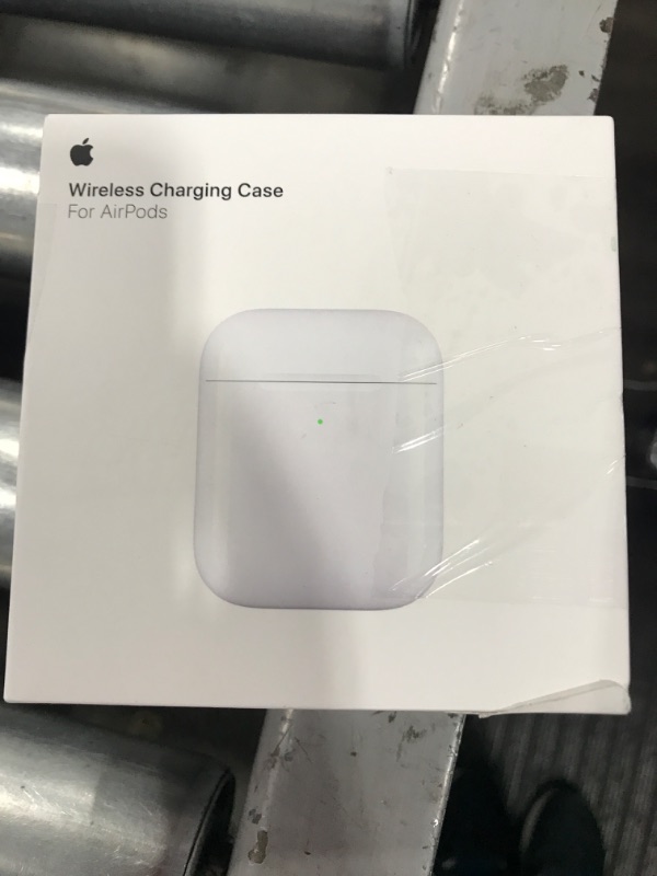 Photo 5 of Apple Wireless Charging Case for AirPods
