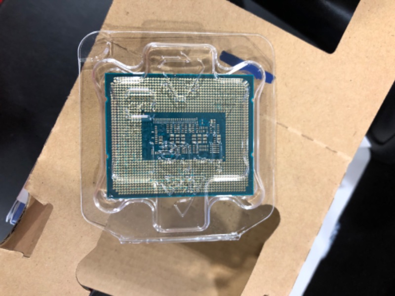 Photo 3 of Intel Core i7-12700K Desktop Processor 12 (8P+4E) Cores up to 5.0 GHz Unlocked  LGA1700 600 Series Chipset 125W
