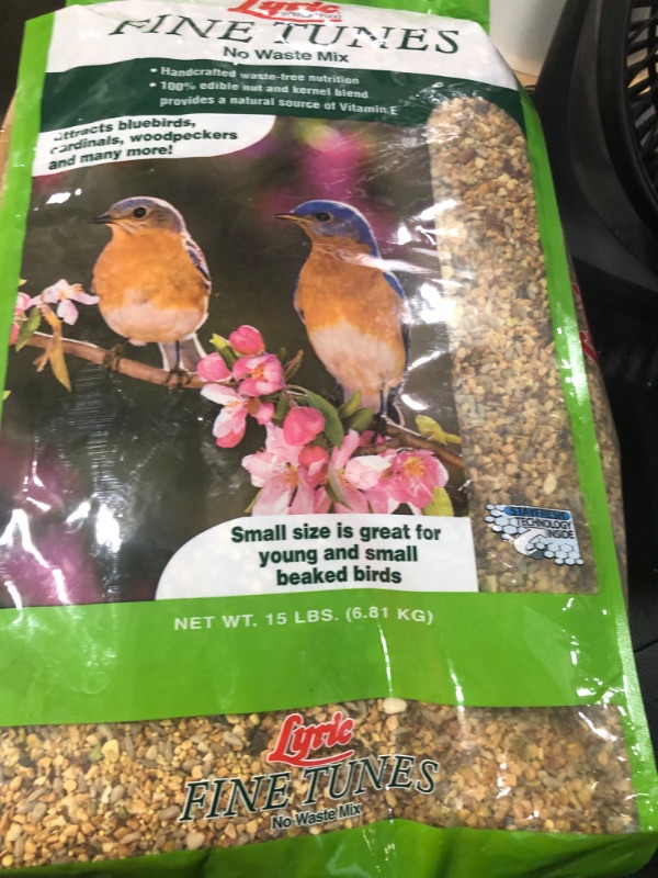 Photo 2 of Lyric - Fine Tunes Wild Bird Food 15 Pound