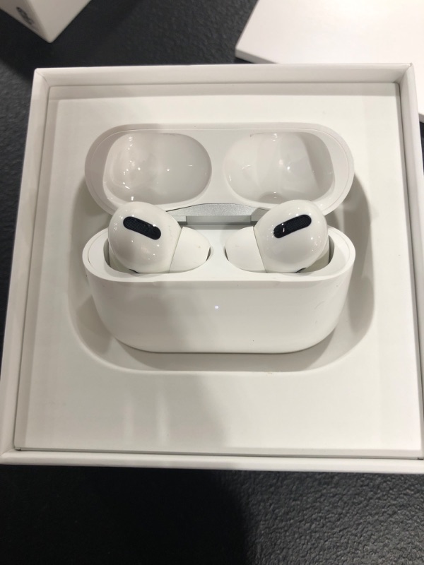 Photo 1 of Apple AirPods Pro
