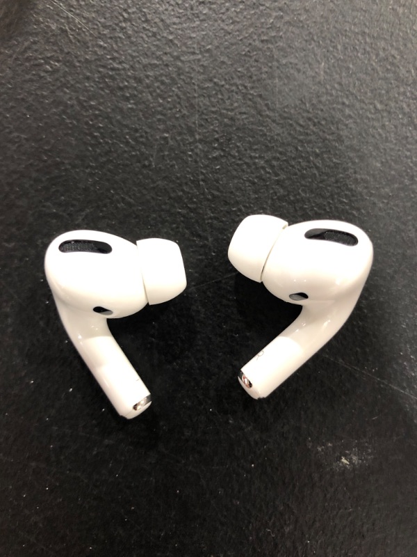 Photo 5 of Apple AirPods Pro
