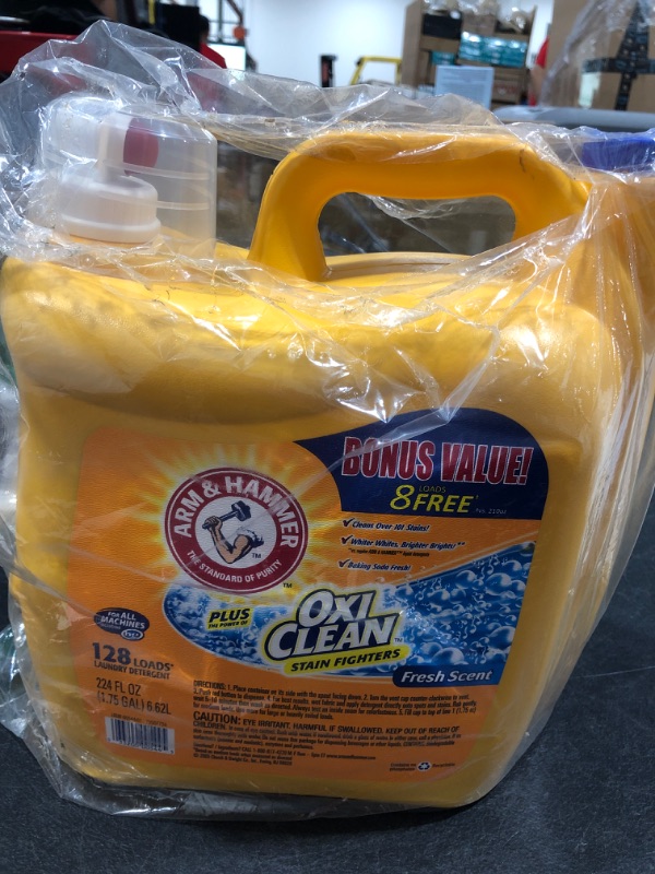 Photo 2 of 224 oz. Fresh Scent Liquid Laundry Detergent with OxiClean Stain Fighters (128 Loads)