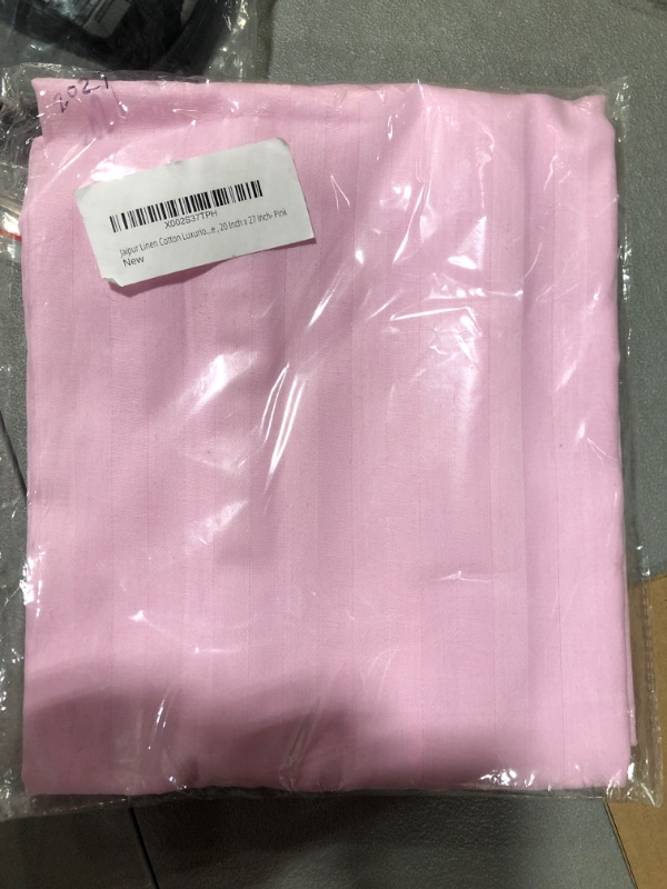 Photo 1 of 20 X 27 INCH PINK COVERING 