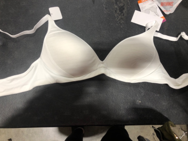 Photo 1 of 36A white bra 