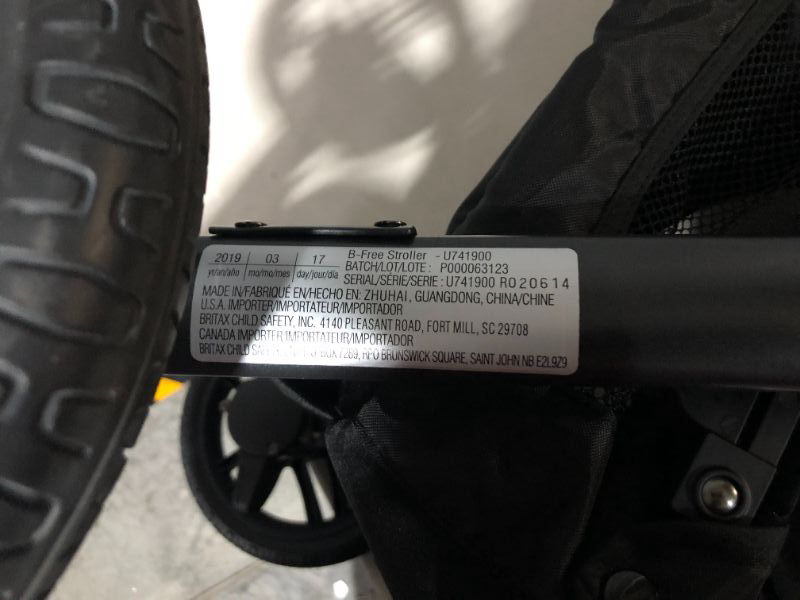 Photo 7 of ***CANOPY MISSING - SEE NOTES***
Britax B-Free Stroller, Midnight - All Terrain Tires, Adjustable Handlebar, One Hand Fold