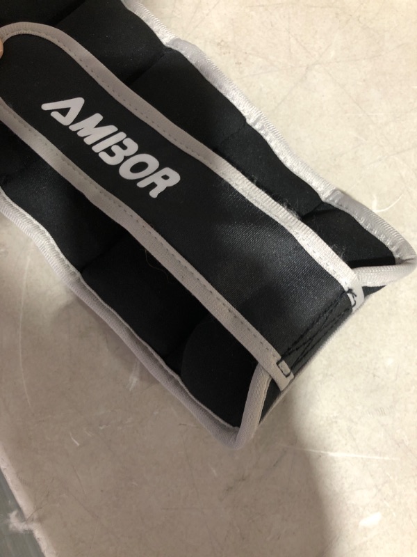 Photo 1 of * only one * no pair *
APEXUP 10lbs/Pair Adjustable Ankle Weights for Women and Men, 
