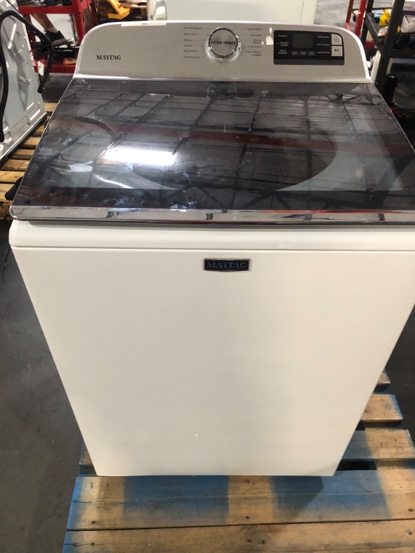 Photo 7 of **USED, HAS LEFT OVER WATER** TESTED POWERS ON  Maytag Smart Capable 4.7-cu ft High Efficiency Agitator Smart Top-Load Washer (White)