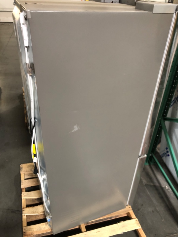 Photo 11 of LG 22 cu. ft. French Door Refrigerator