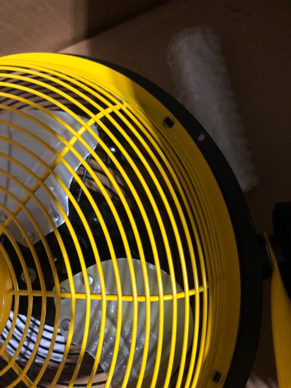 Photo 3 of * blades not connected * see images *
Geek Aire Rechargeable Outdoor High Velocity Floor Fan,10'' Portable 7800mAh Battery Operated Fan with Metal Blade,