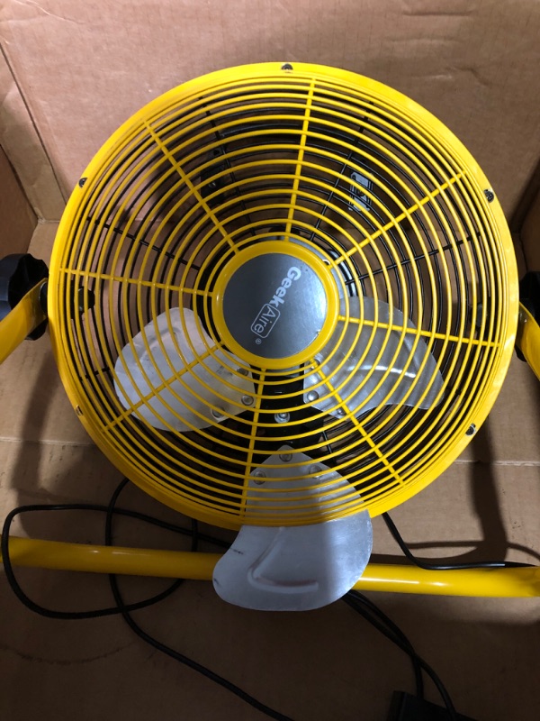 Photo 4 of * blades not connected * see images *
Geek Aire Rechargeable Outdoor High Velocity Floor Fan,10'' Portable 7800mAh Battery Operated Fan with Metal Blade,