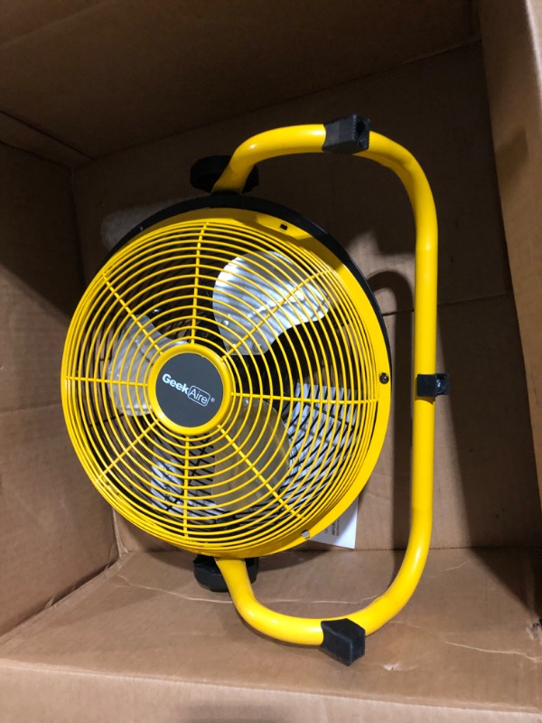 Photo 2 of * blades not connected * see images *
Geek Aire Rechargeable Outdoor High Velocity Floor Fan,10'' Portable 7800mAh Battery Operated Fan with Metal Blade,