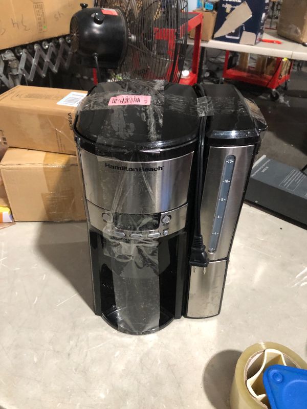 Photo 5 of ***POWERS ON - UNABLE TO TEST FURTHER - NO PACKAGING - PARTS LIKELY MISSING***
Hamilton Beach® 12-Cup BrewStation® Dispensing Coffee Maker with Removable Reservoir