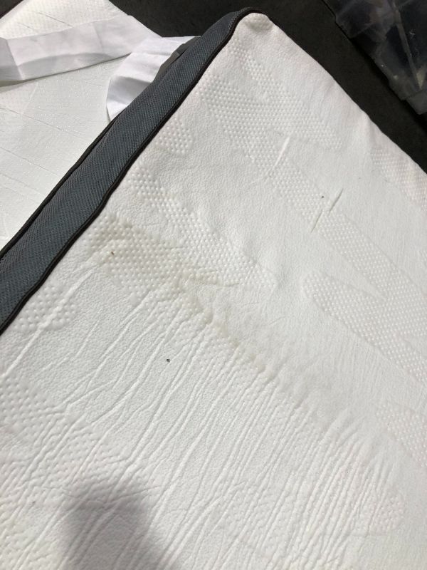 Photo 4 of ***USED - DIRTY - SEE PICTURES**
LINSY LIVING Mattress Topper Twin, 3-Inch Gel Memory Foam Mattress Topper for Twin Size Bed, 74 x 38 x 3 inches