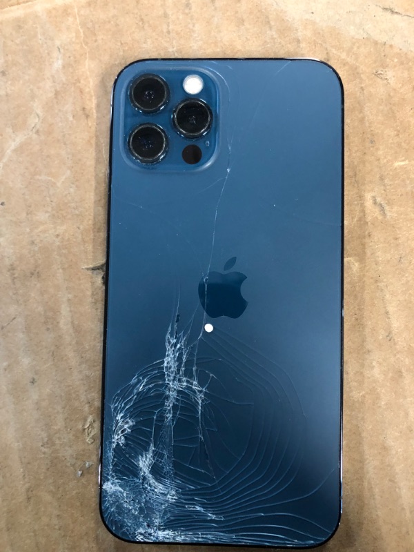 Photo 3 of *MINOR DAMAGE SEE PHOTOS* iPhone 13 Pro BLUE