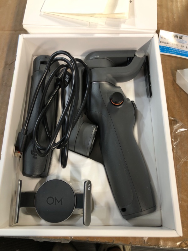 Photo 2 of DJI Osmo Mobile 6 Smartphone Gimbal