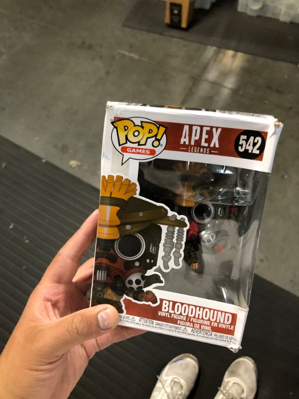 Photo 1 of Funko 43288 Pop! Games: Apex Legends - Bloodhound, Multicolor Bloodhound Collectible Toy, Multicolour