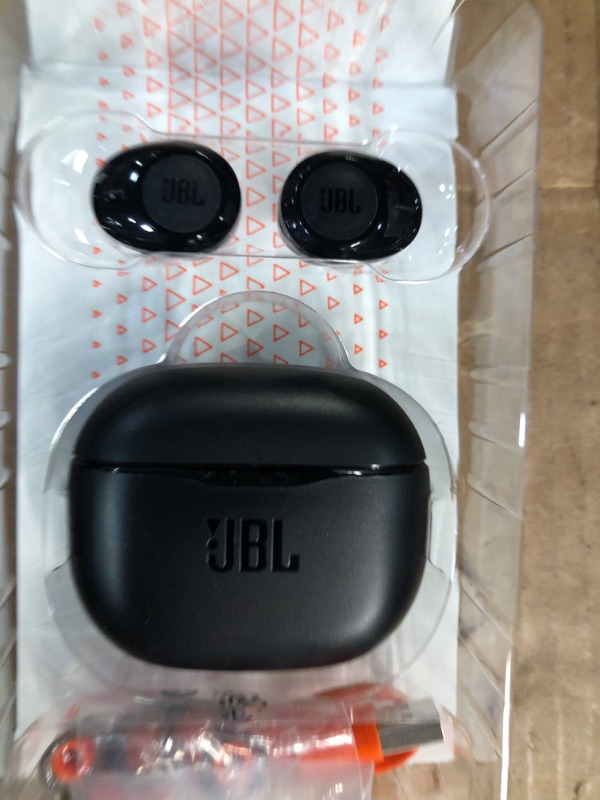 Photo 5 of JBL Tune 125TWS True Wireless in-Ear Headphones (Black)