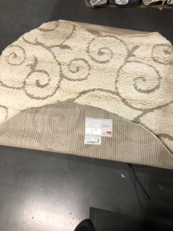 Photo 3 of *MINOR STAIN*nuLOOM Vine Swirls Maisha Shag Area Rug, 5' 3" Round