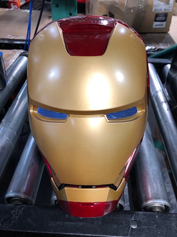Photo 4 of [notes]Avengers Marvel Legends Full Scale Iron Man Electronic Helmet
