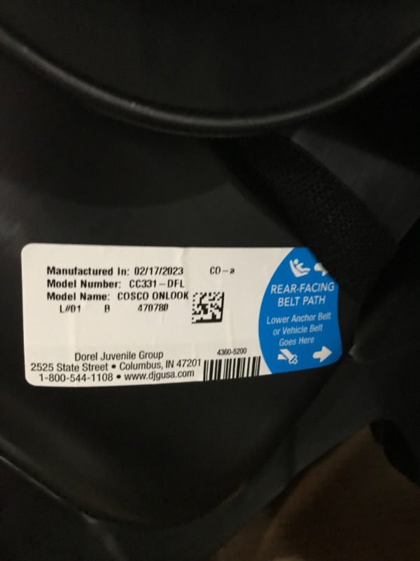 Photo 9 of *MINOR STAIN SEE PHOTO*Cosco Onlook 2-in-1 Convertible Car Seat, Black Arrows