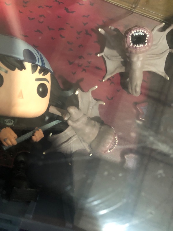 Photo 5 of ***item damaged bats fell off***see images***
Funko POP! Moments Deluxe: Stranger Things - Dustin/Eddie/Demobats Phase Three